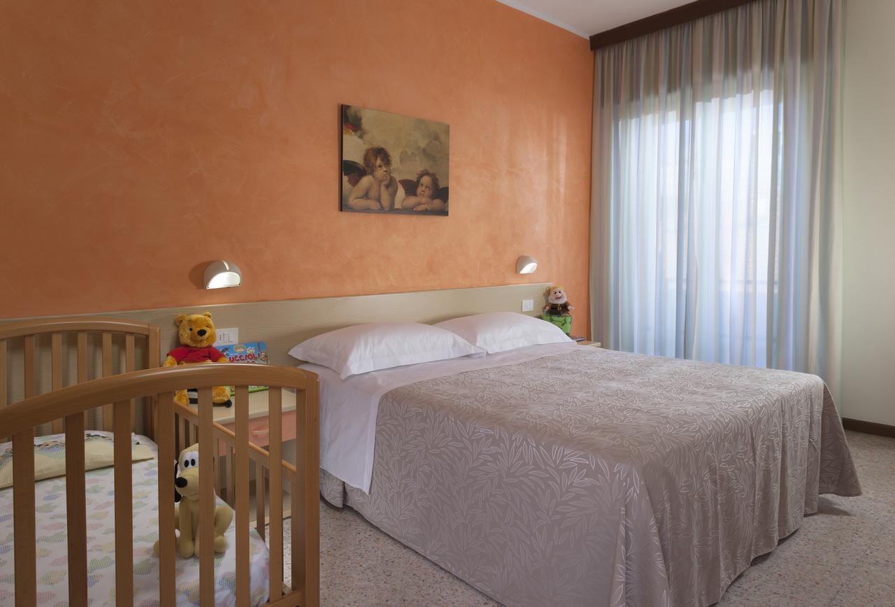 Hotel Alfa Tao Ричоне Екстериор снимка