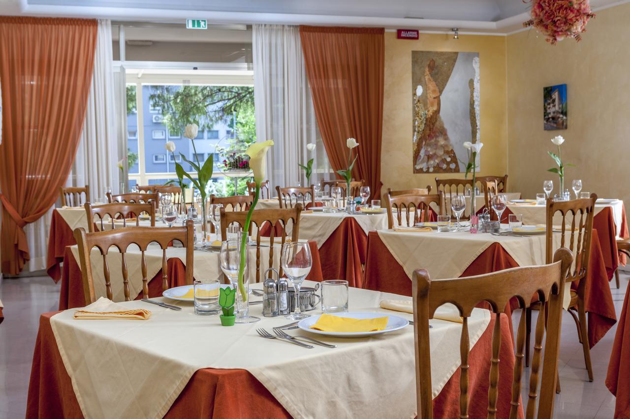 Hotel Alfa Tao Ричоне Екстериор снимка