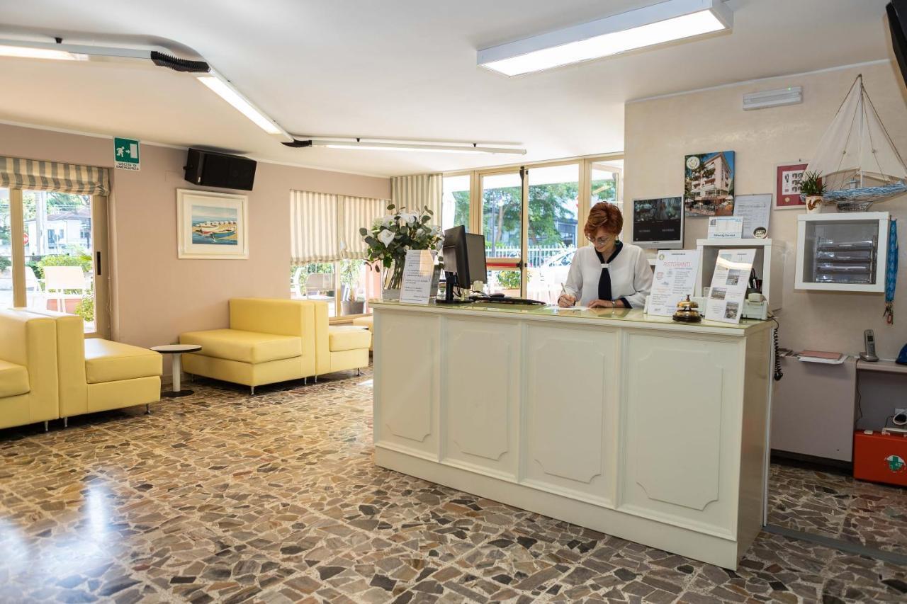 Hotel Alfa Tao Ричоне Екстериор снимка