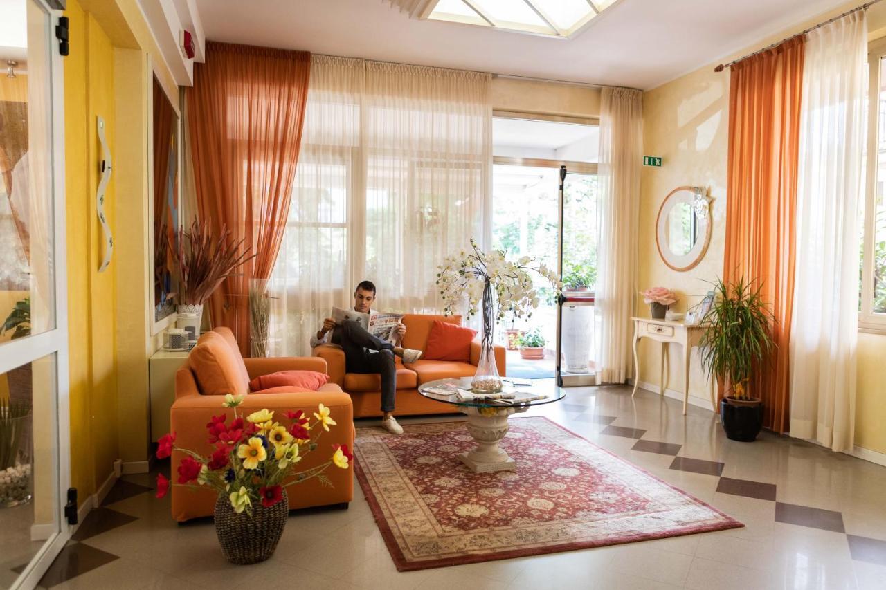 Hotel Alfa Tao Ричоне Екстериор снимка