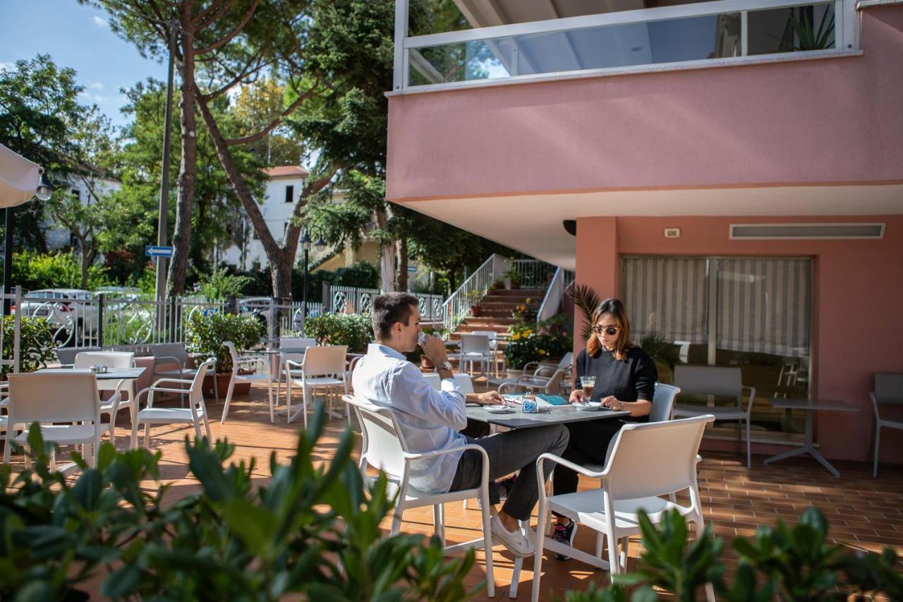 Hotel Alfa Tao Ричоне Екстериор снимка