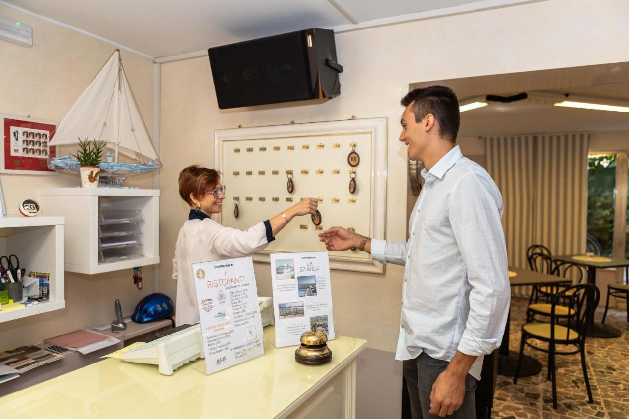 Hotel Alfa Tao Ричоне Екстериор снимка